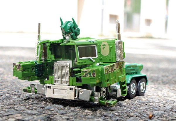 New Images Bathing Ape Masterpiece MP 10 Convoy Bape Version Green Redeco Figure  (11 of 18)